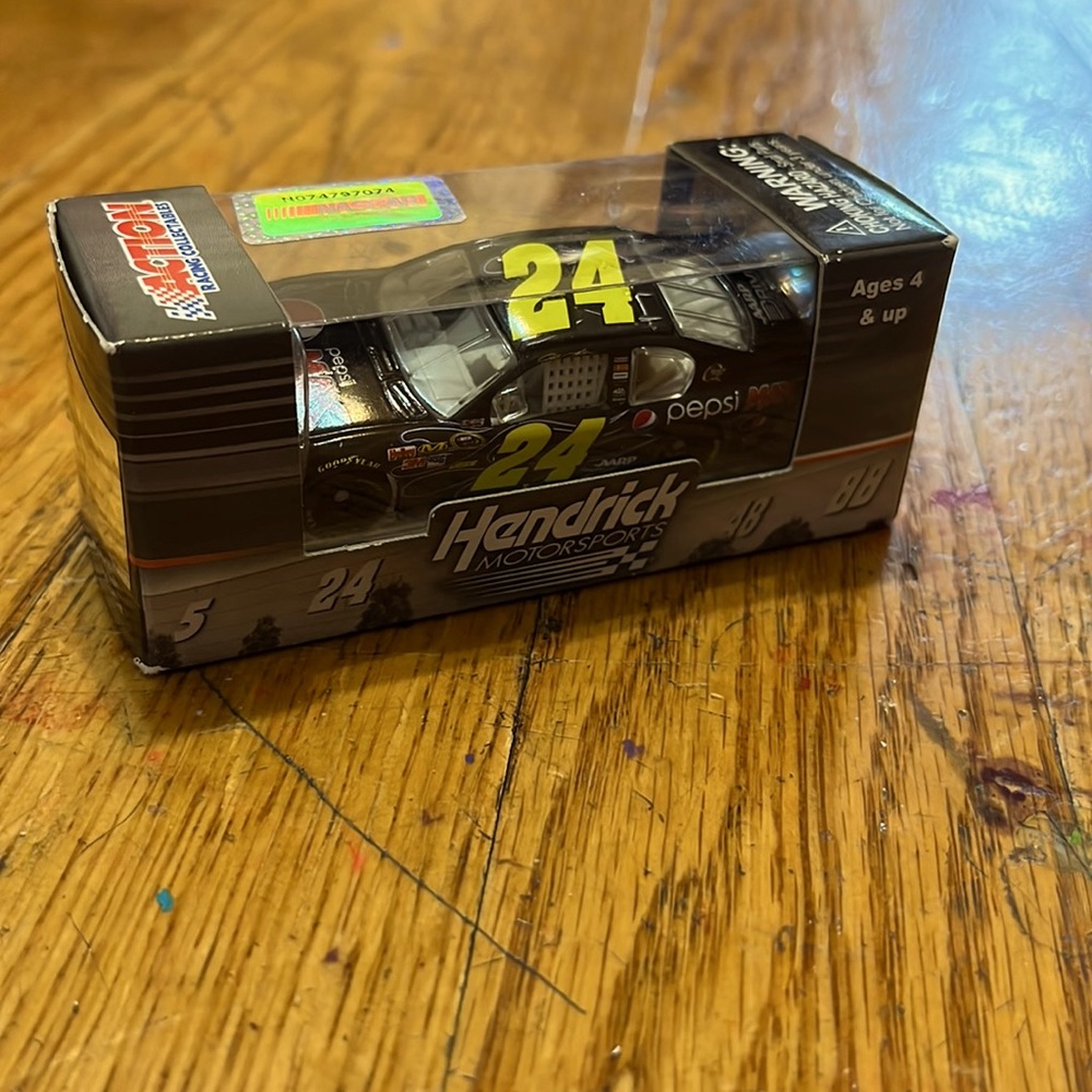 Hendrick Motorsports NASCAR Pepsi (24) Collectable